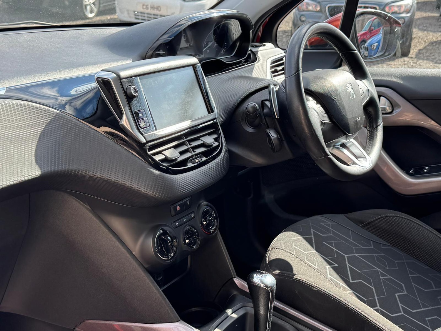 Used Peugeot 2008 2015 for sale - 78086509: Photo 6