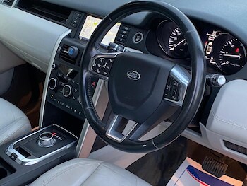 Used Land Rover Discovery Sport 2015 for sale - 76473272: Photo