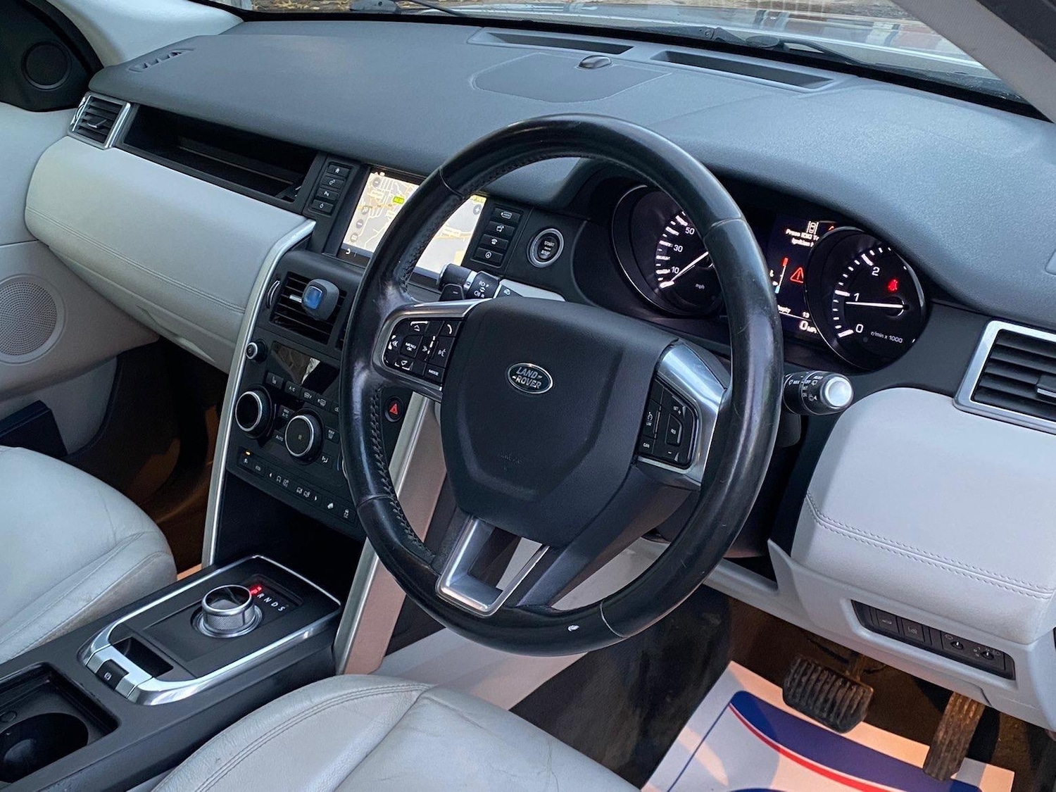 Used Land Rover Discovery Sport 2015 for sale - 76473272: Photo 8