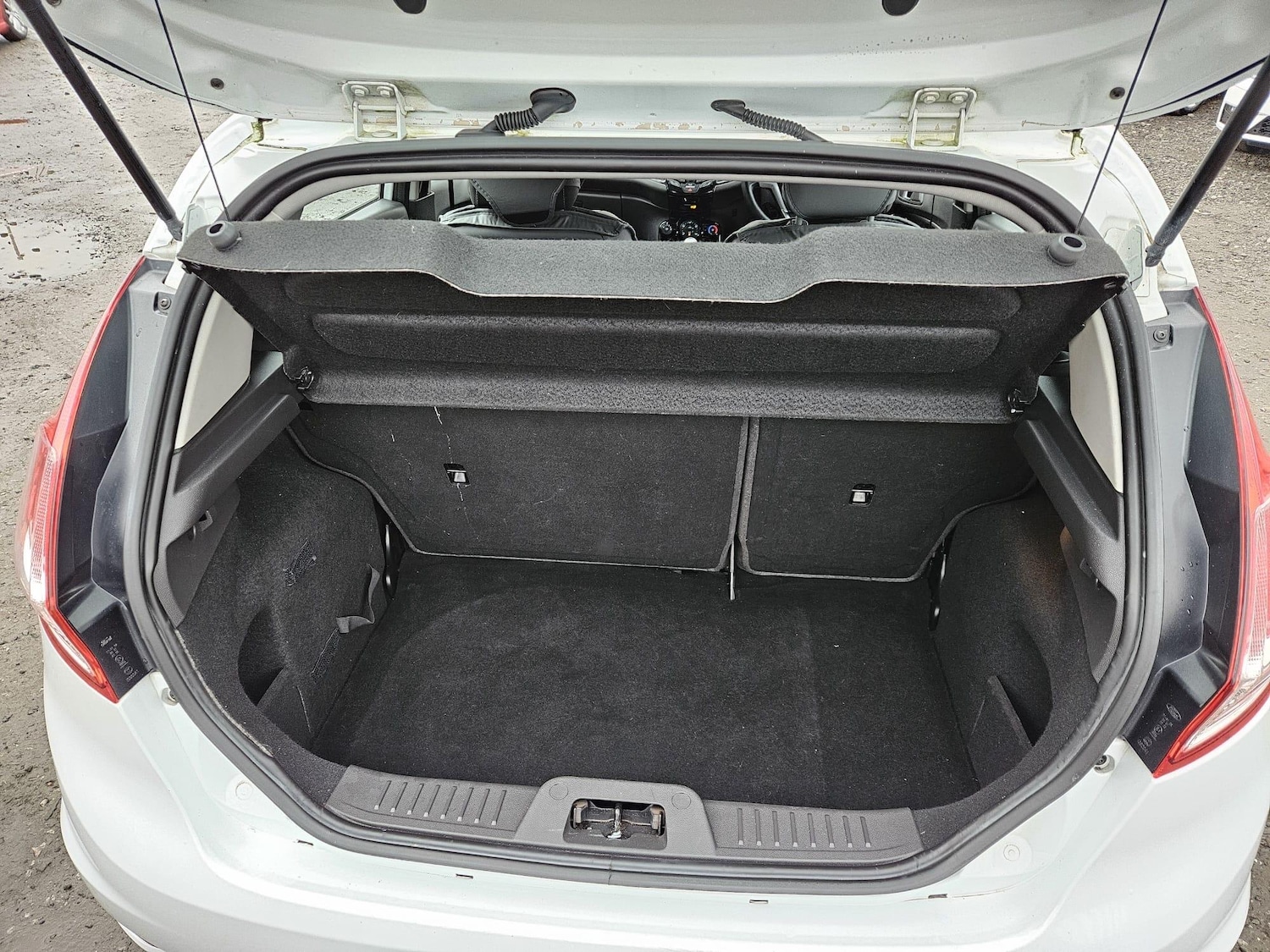 Used Ford Fiesta 2015 for sale - 77611835: Photo 8