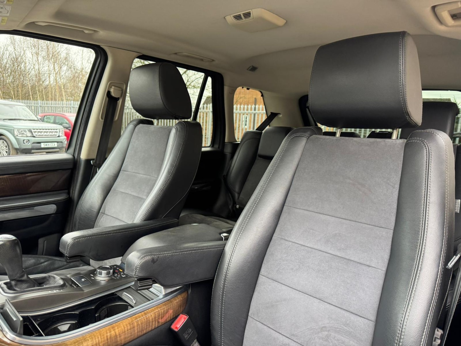 Used Land Rover Range Rover Sport 2010 for sale - 77784237: Photo 14