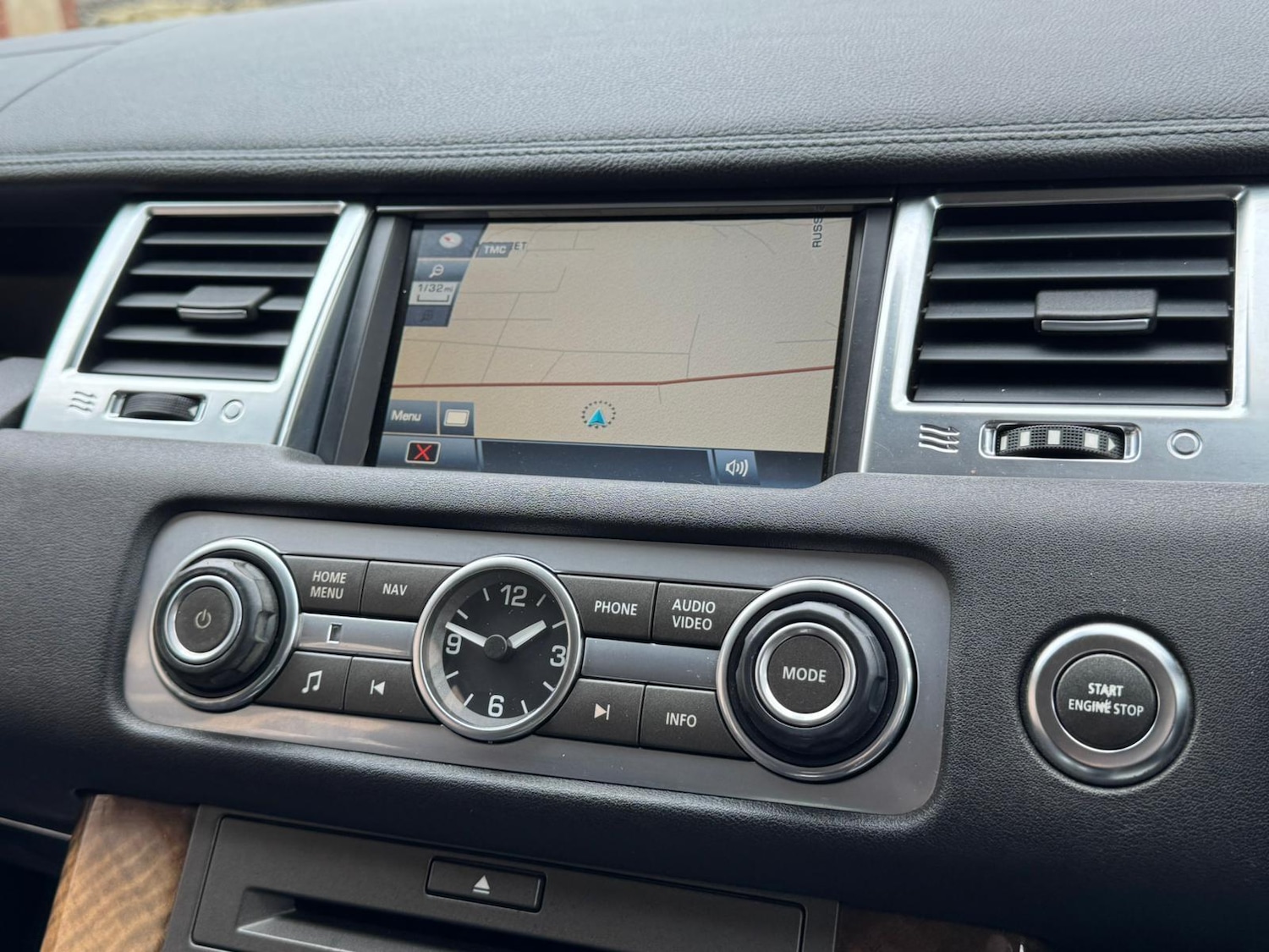 Used Land Rover Range Rover Sport 2010 for sale - 77784237: Photo 16