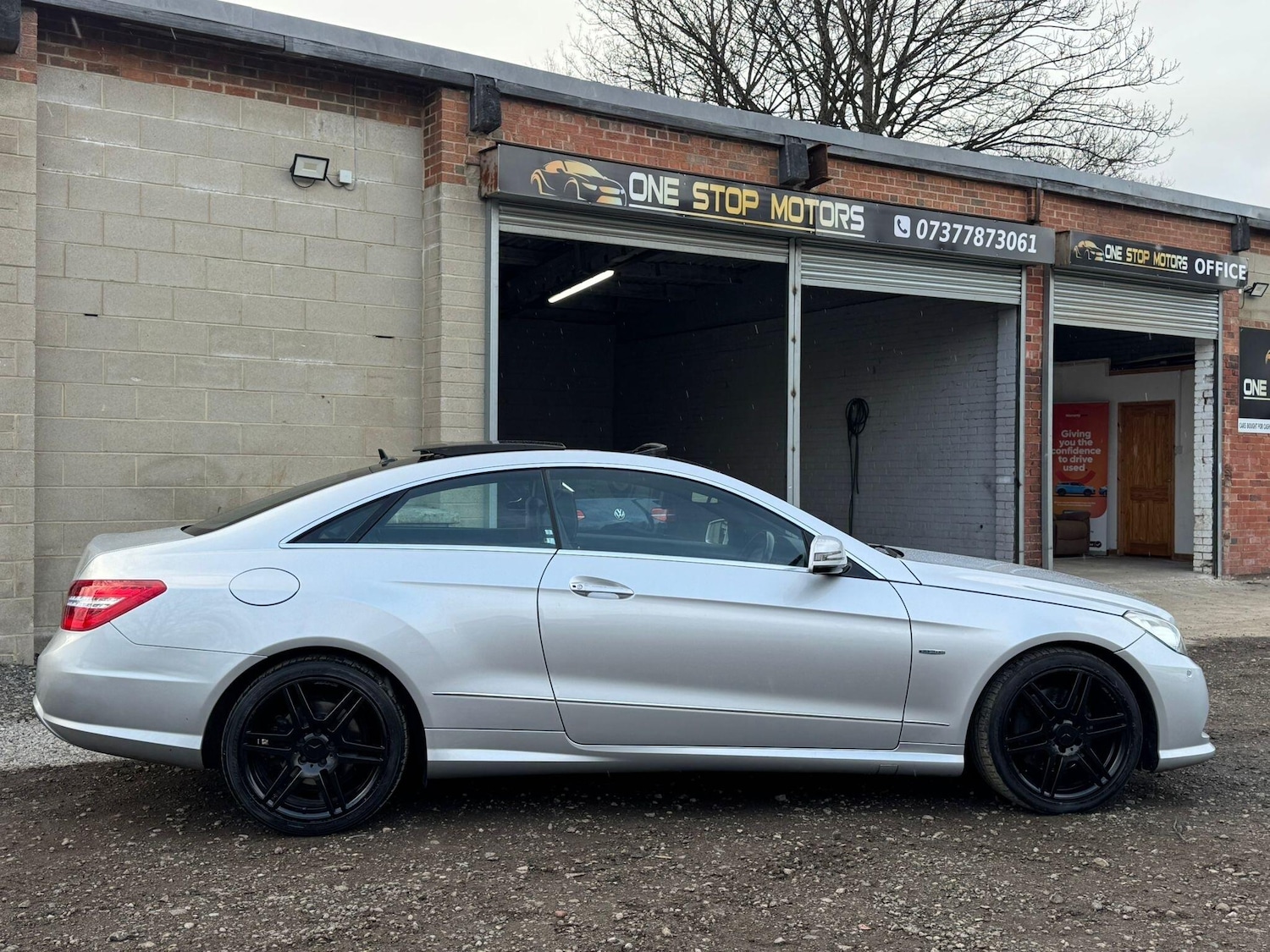 Used Mercedes-Benz E Class 2011 for sale - 77908820: Photo 3
