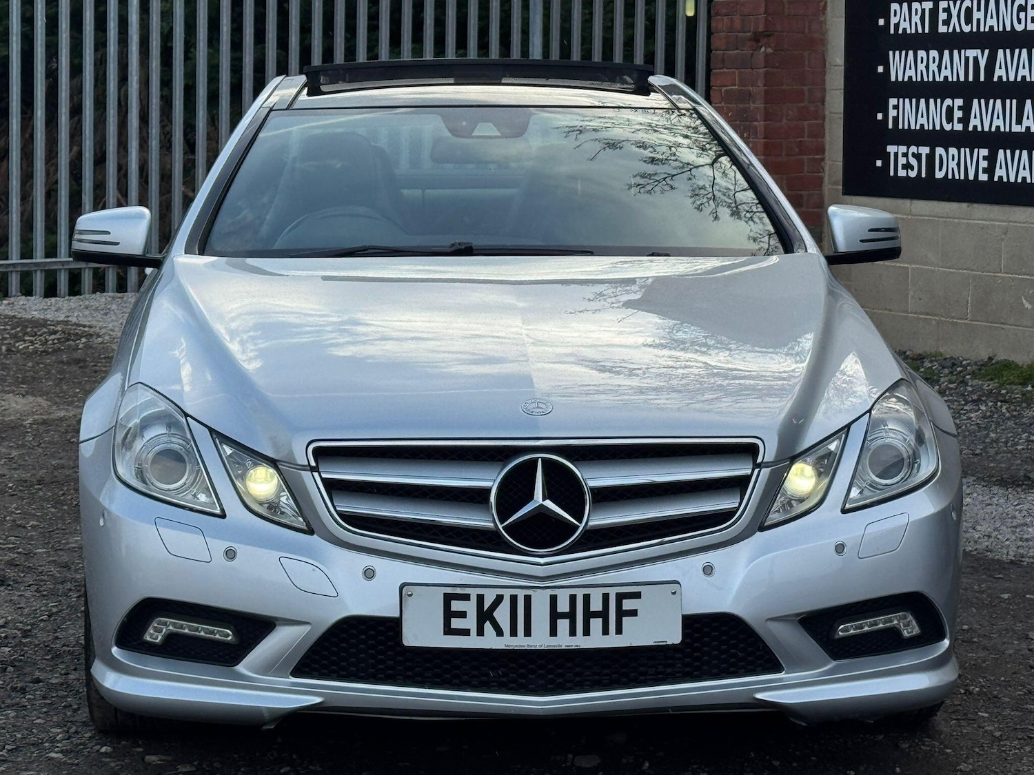 Used Mercedes-Benz E Class 2011 for sale - 77908820: Photo 5