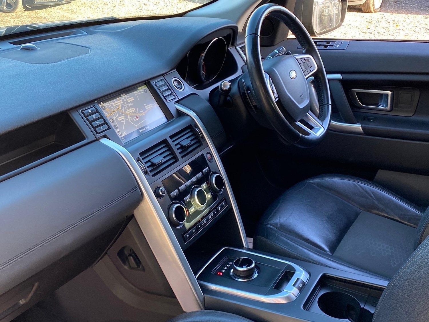 Used Land Rover Discovery Sport 2017 for sale - 76446573: Photo 25