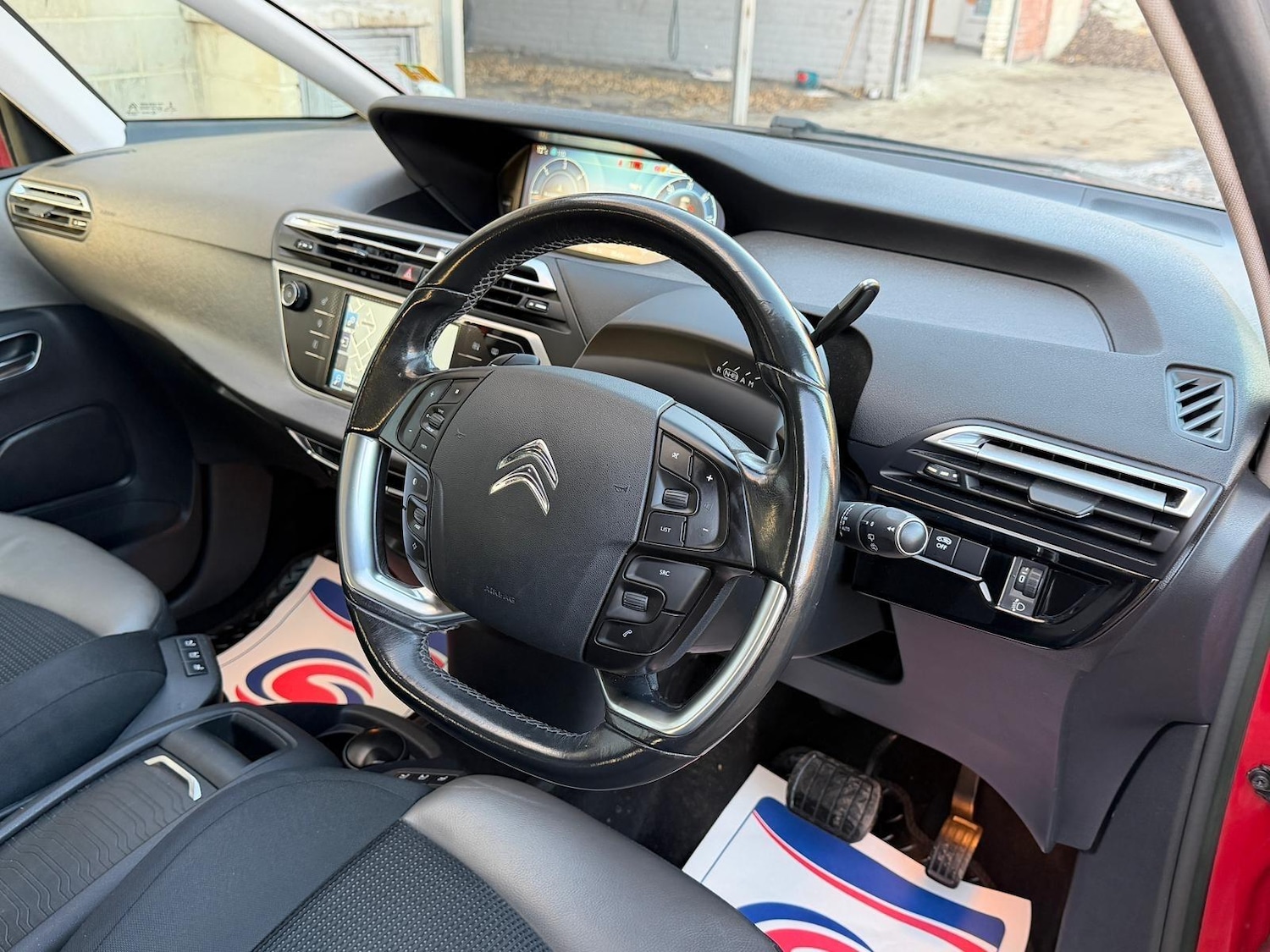 Used Citroen C4 Picasso 2014 for sale - 76990620: Photo 10