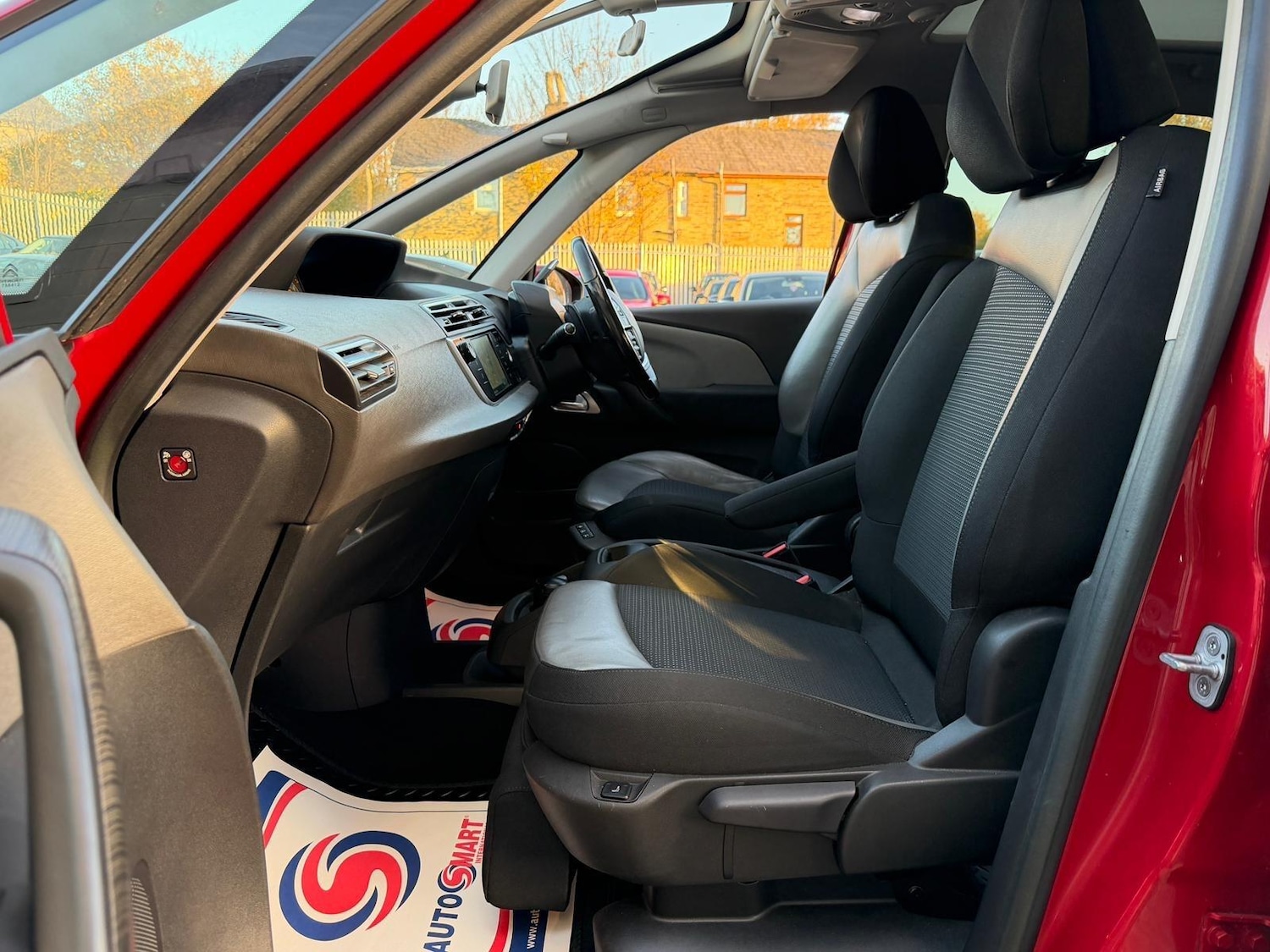 Used Citroen C4 Picasso 2014 for sale - 76990620: Photo 19