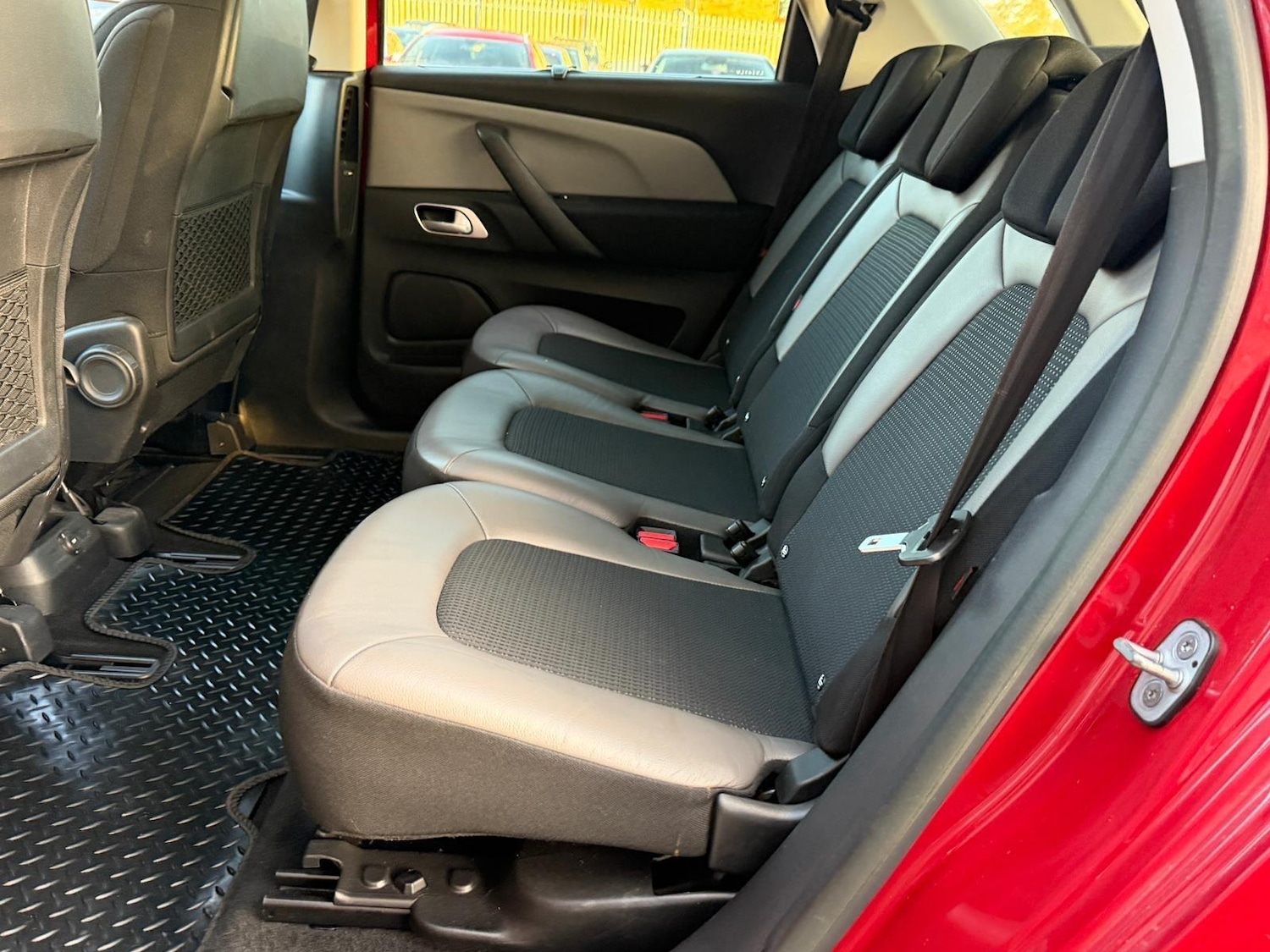 Used Citroen C4 Picasso 2014 for sale - 76990620: Photo 7