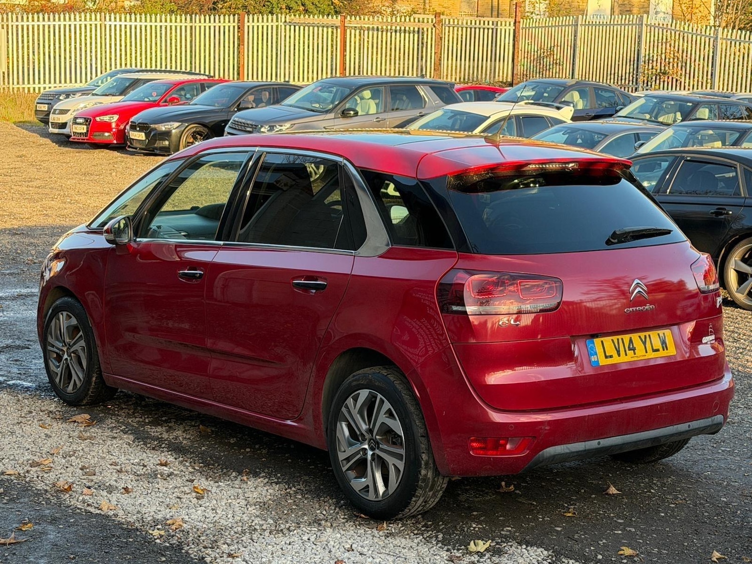 Used Citroen C4 Picasso 2014 for sale - 76990620: Photo 8