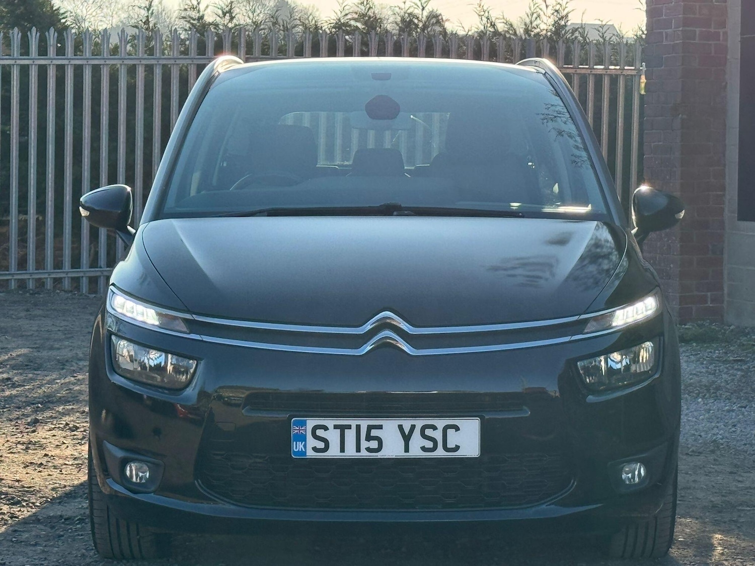 Used Citroen Grand C4 Picasso 2015 for sale - 77753782: Photo 2