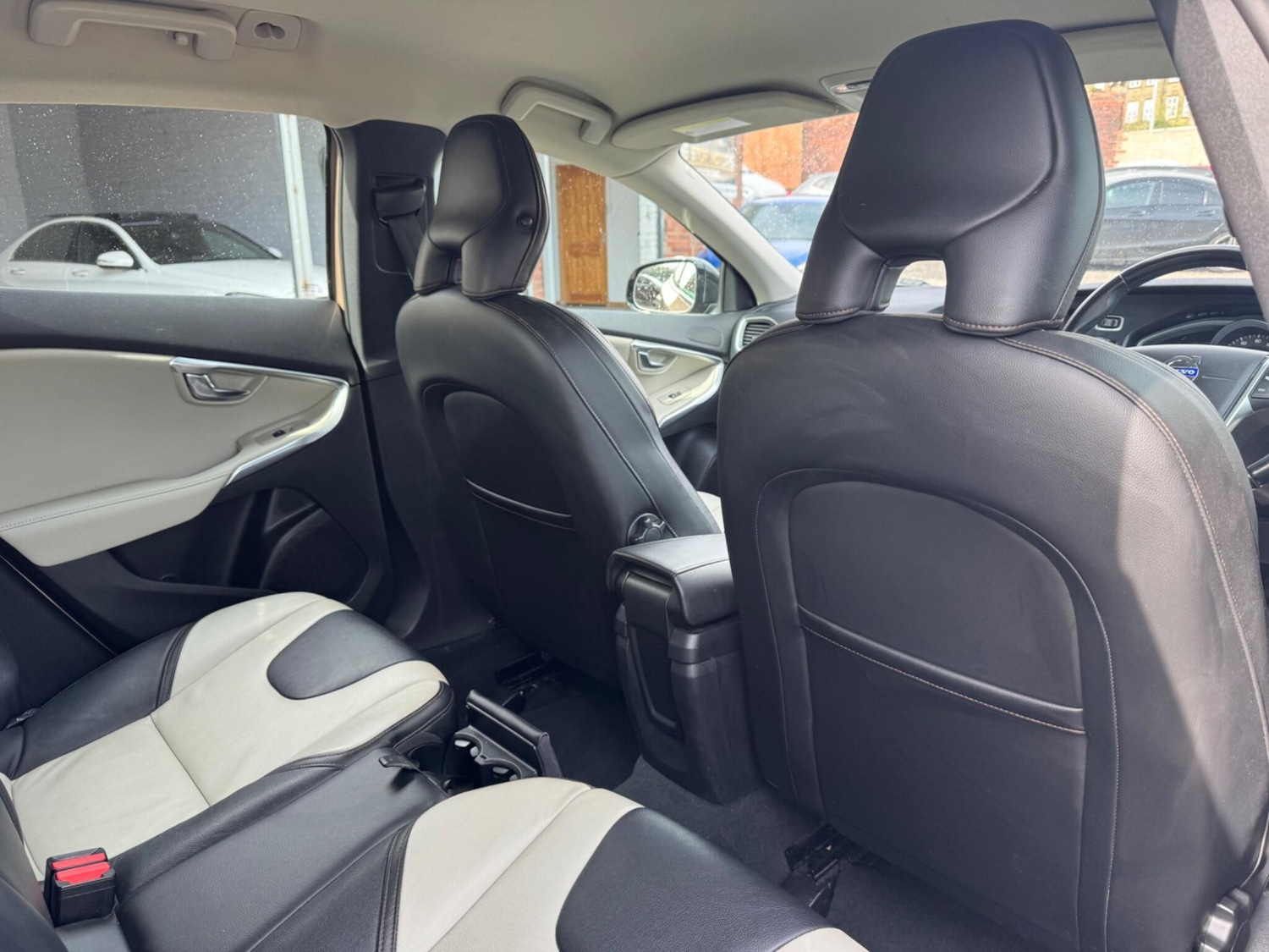 Used Volvo V40 Cross Country for sale - 78214375: Photo 10