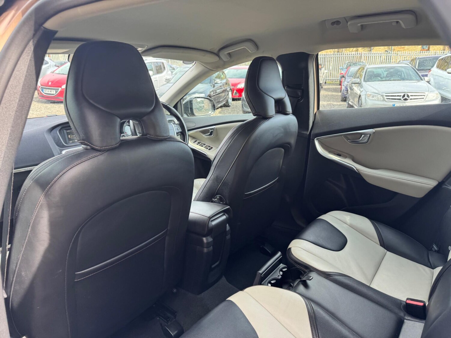 Used Volvo V40 Cross Country for sale - 78214375: Photo 15