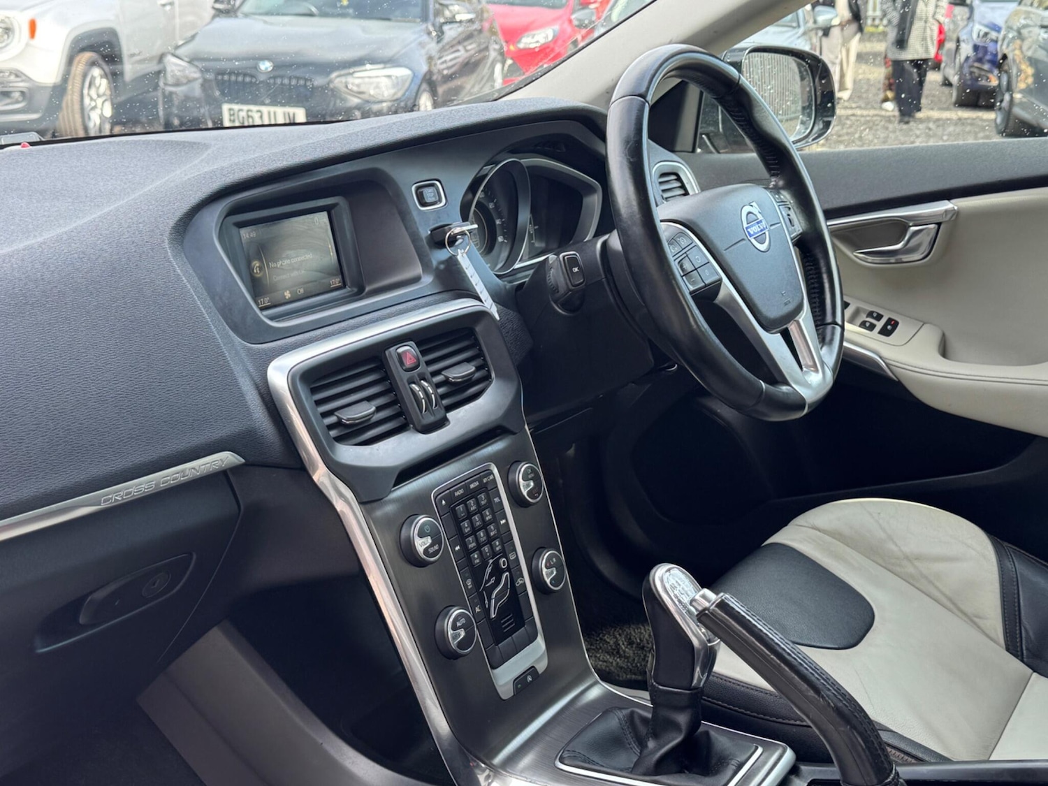 Used Volvo V40 Cross Country for sale - 78214375: Photo 18