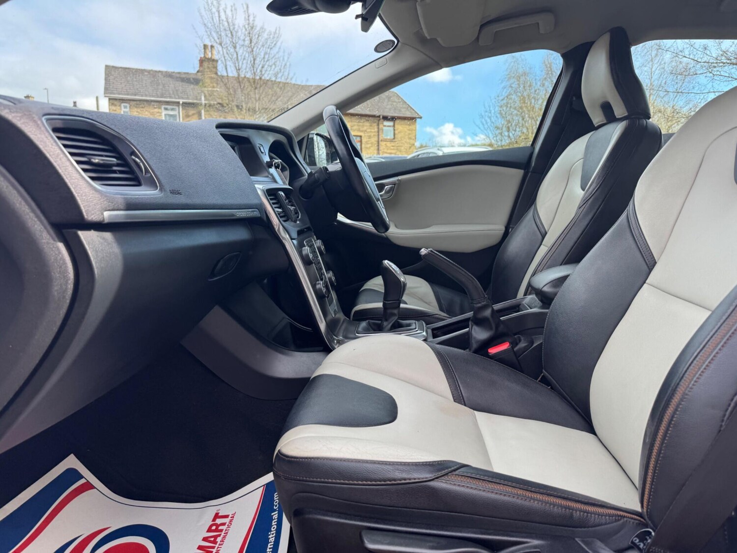 Used Volvo V40 Cross Country for sale - 78214375: Photo 19