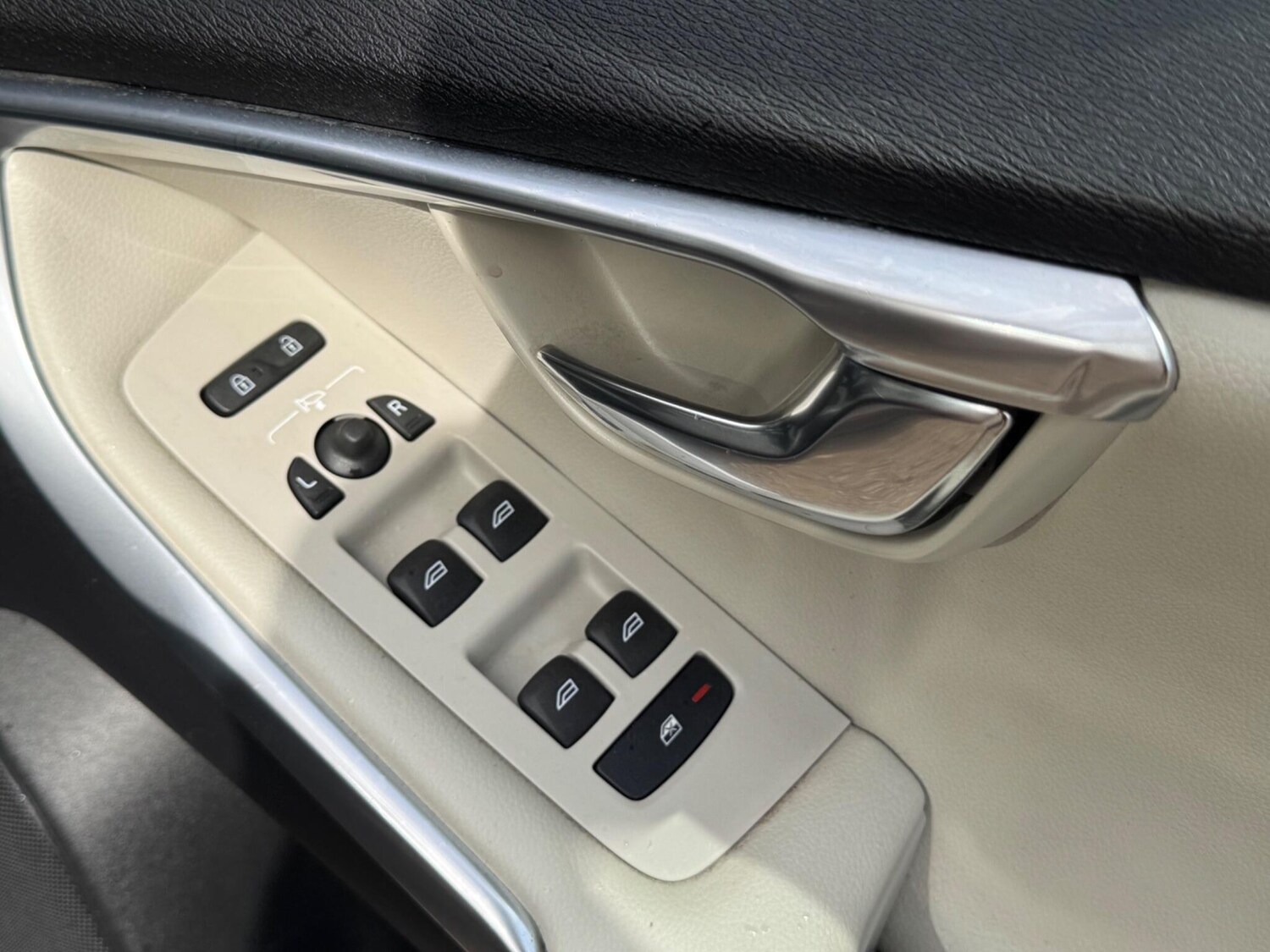 Used Volvo V40 Cross Country for sale - 78214375: Photo 7