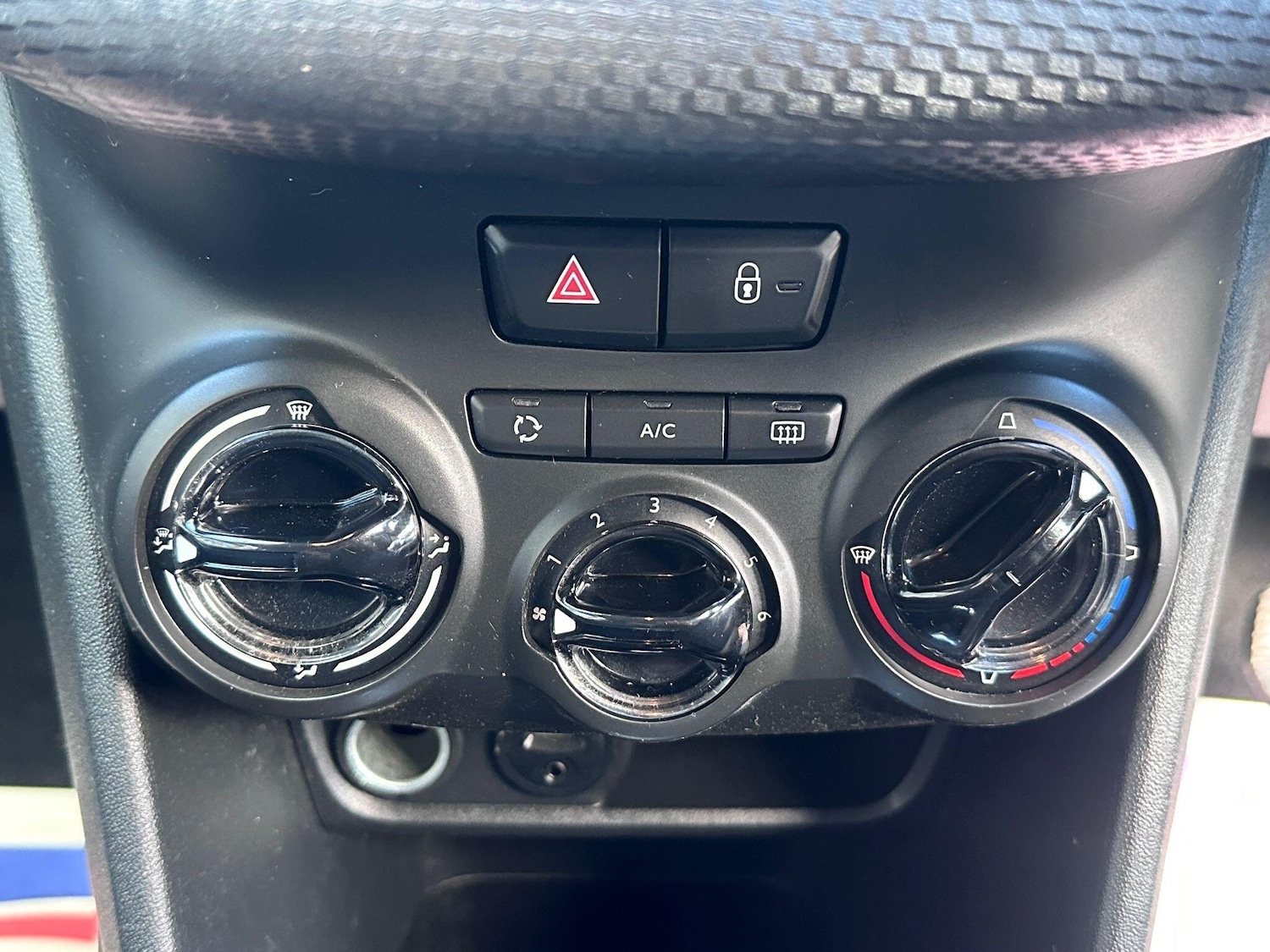 Used Peugeot 2008 2015 for sale - 76606927: Photo 15