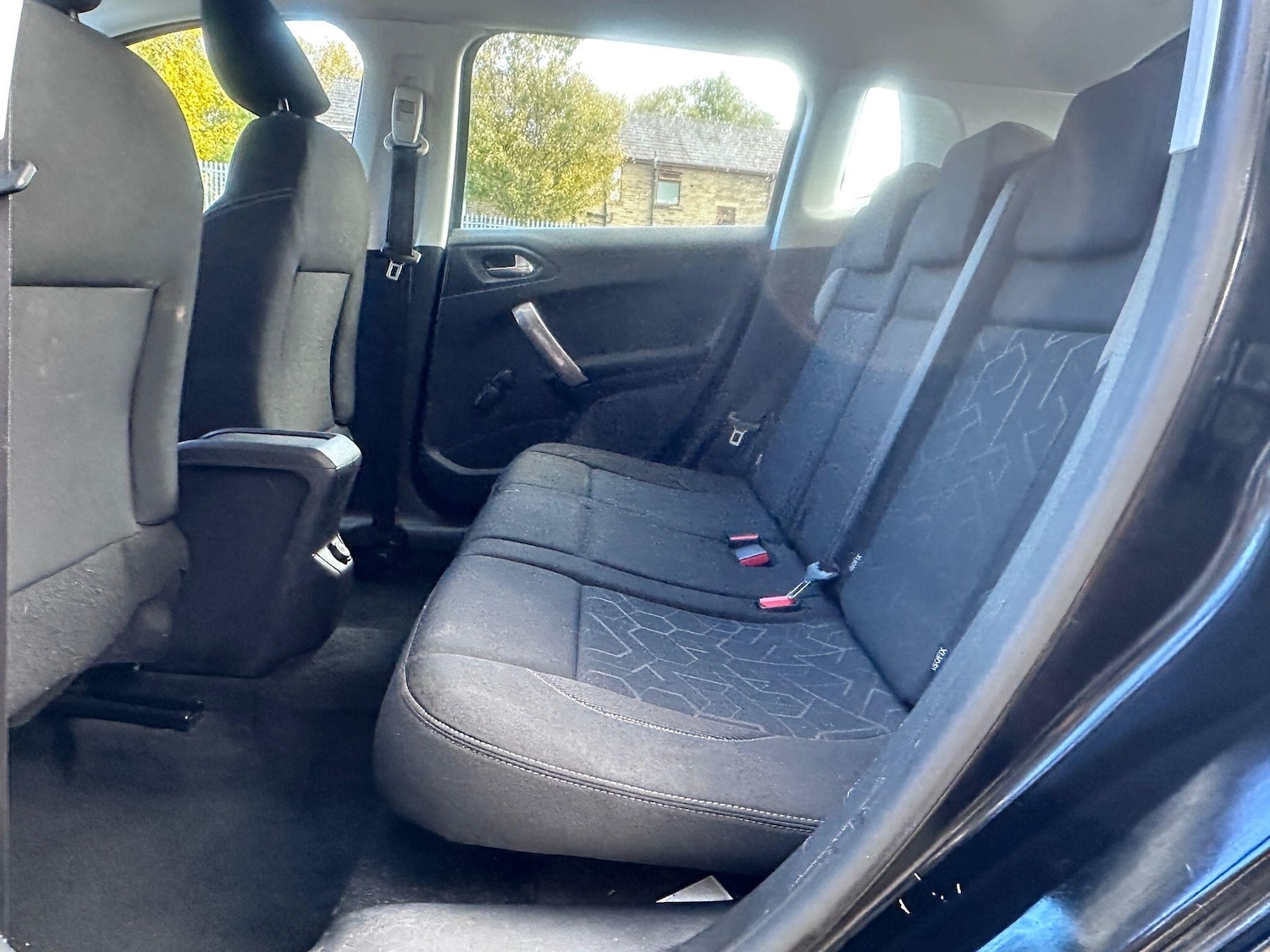 Used Peugeot 2008 2015 for sale - 76606927: Photo 18