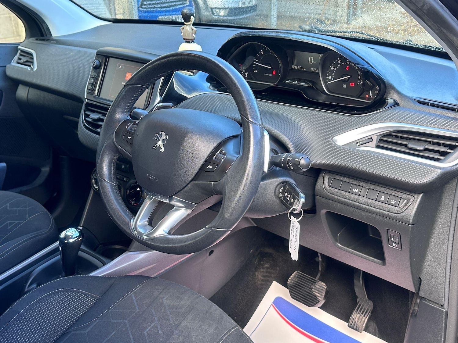 Used Peugeot 2008 2015 for sale - 76606927: Photo 6