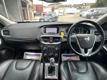 Used Volvo V40 2013 for sale - 75564280: Photo