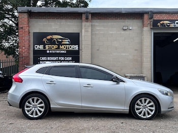Used Volvo V40 2013 for sale - 75564280: Photo