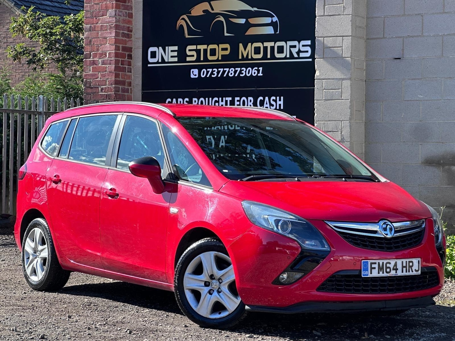 Used Vauxhall Zafira Tourer 2015 for sale - 76032133: Photo 1