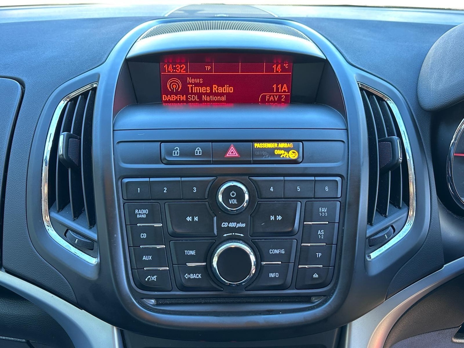 Used Vauxhall Zafira Tourer 2015 for sale - 76032133: Photo 17