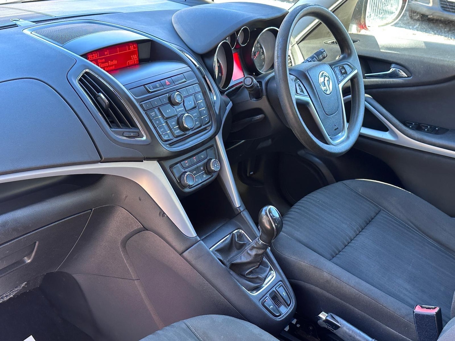 Used Vauxhall Zafira Tourer 2015 for sale - 76032133: Photo 22