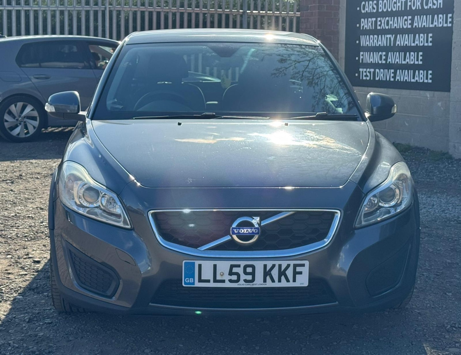 Used Volvo C30 2009 for sale - 78205351: Photo 2