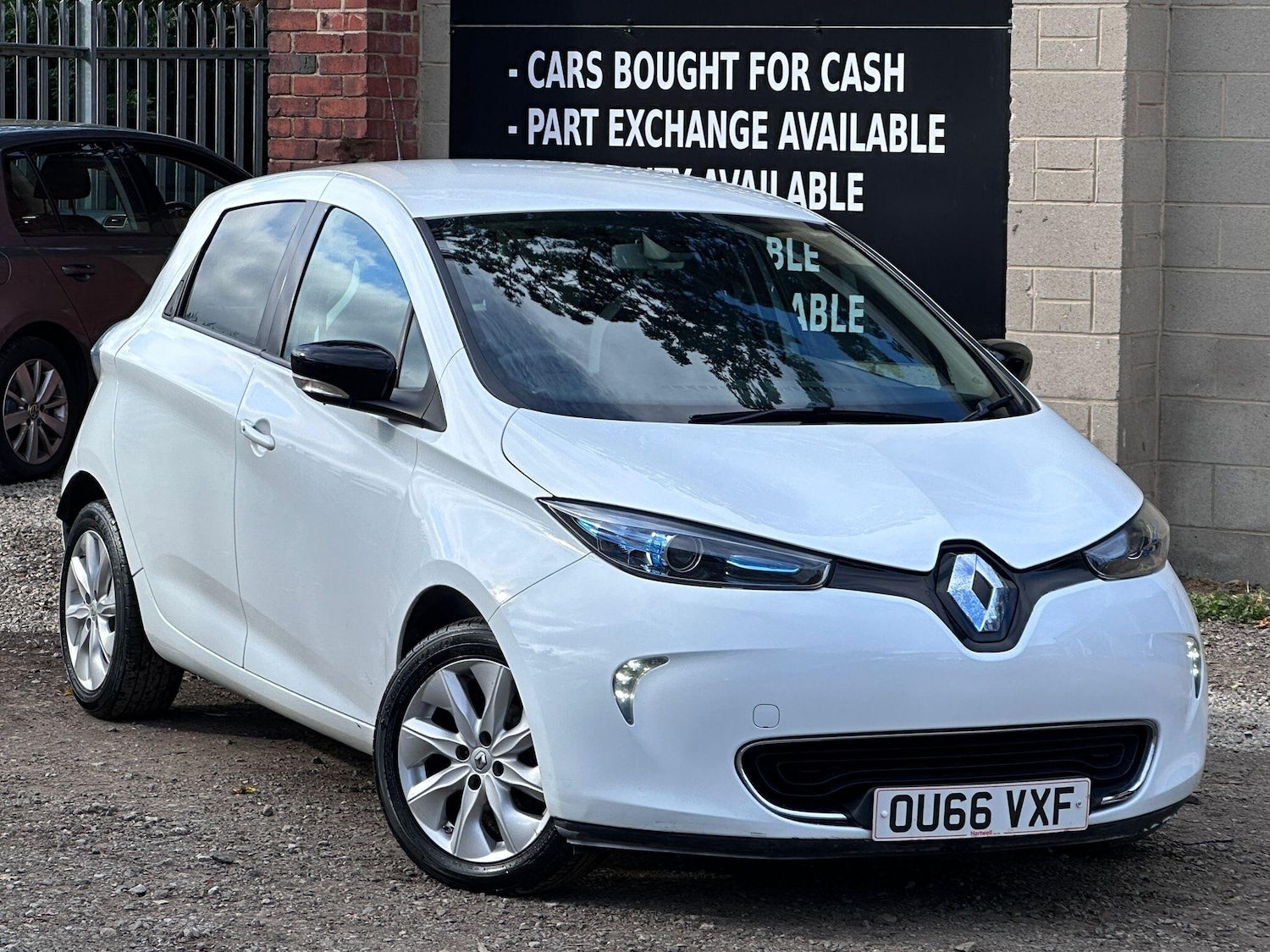 Used Renault Zoe for sale - 76656968: Photo 2