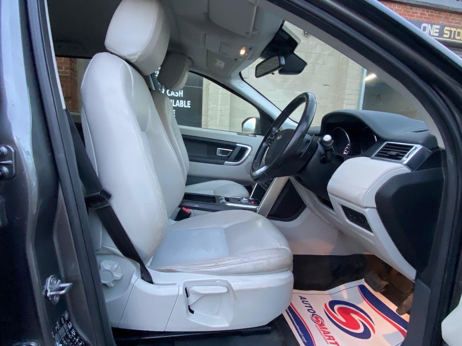 Used Land Rover Discovery Sport 2015 for sale - 76994837: Photo 18