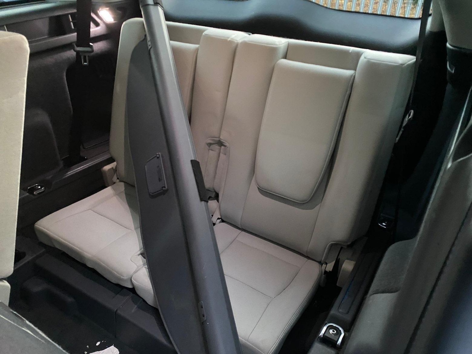 Used Land Rover Discovery Sport 2015 for sale - 76994837: Photo 9