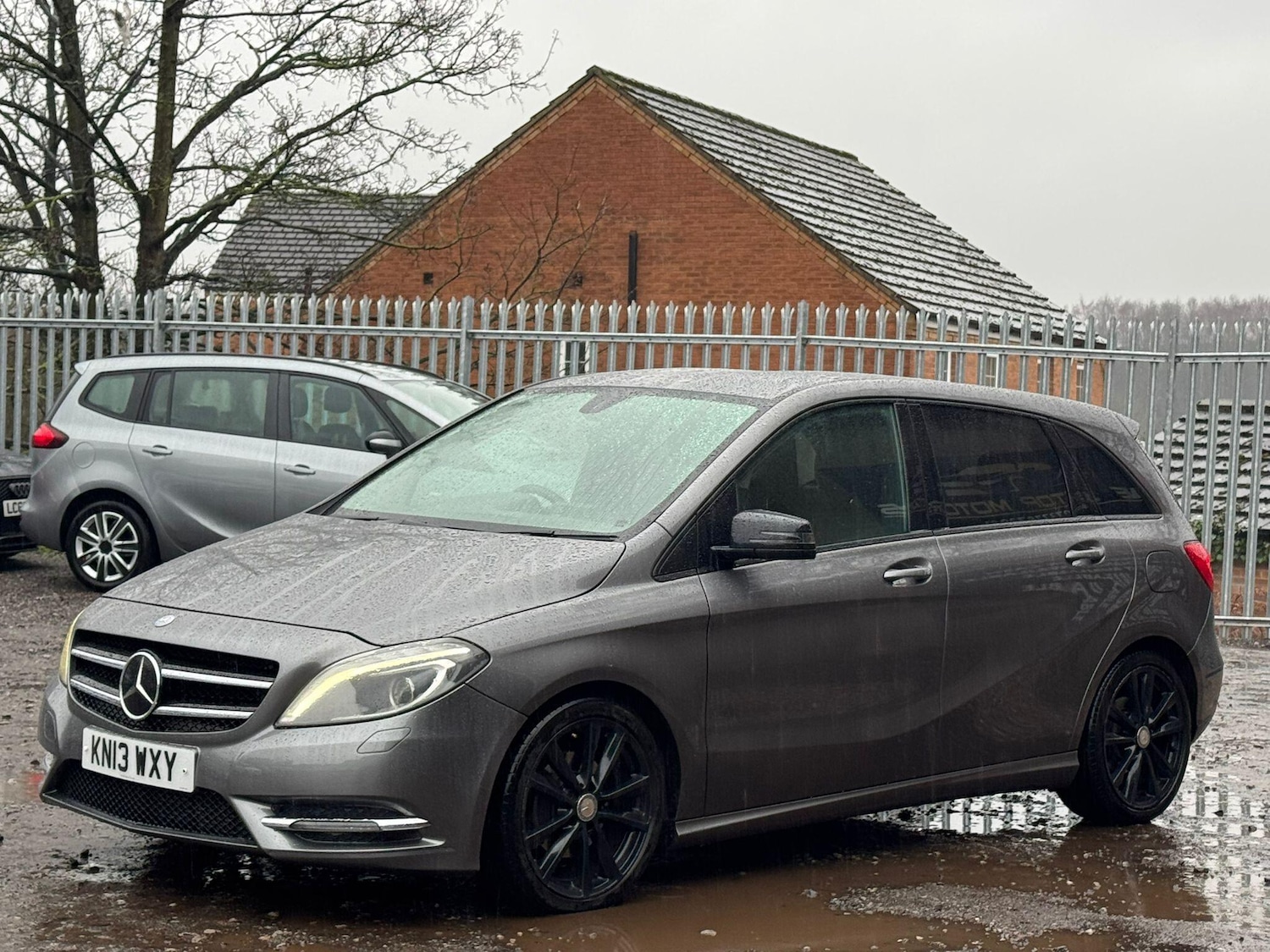 Used Mercedes-Benz B Class 2013 for sale - 77468423: Photo 3