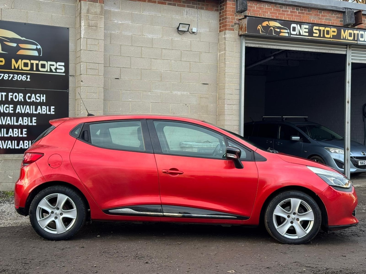 Used Renault Clio 2013 for sale - 77202938: Photo 15