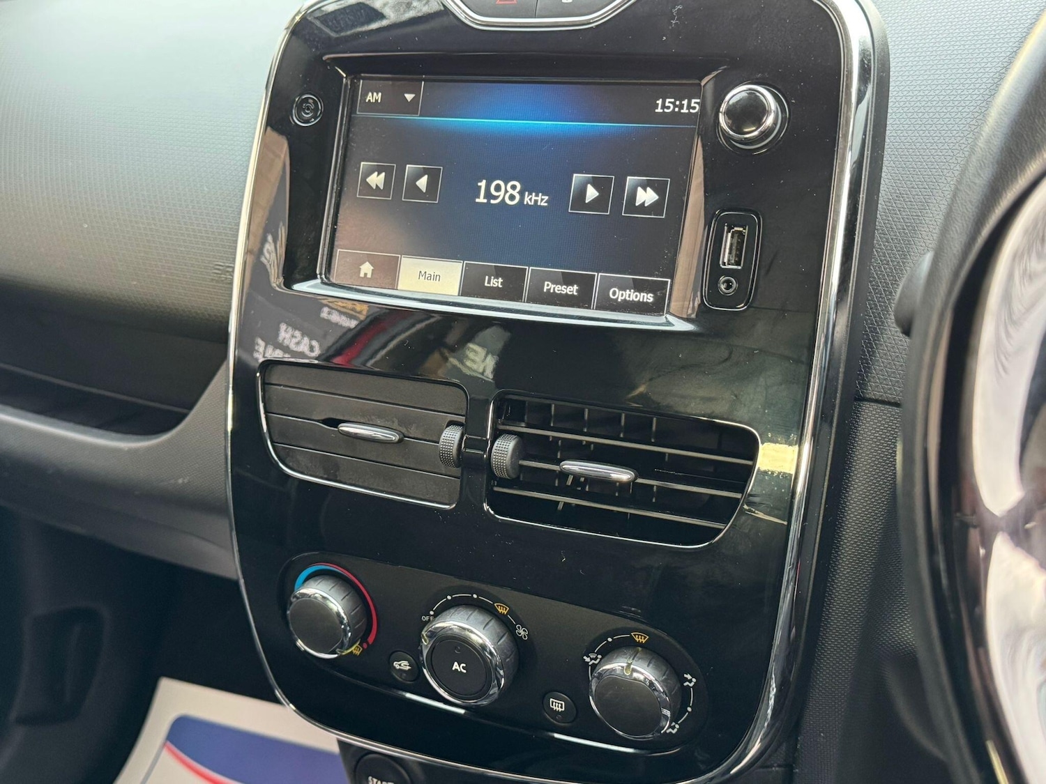 Used Renault Clio 2013 for sale - 77202938: Photo 22