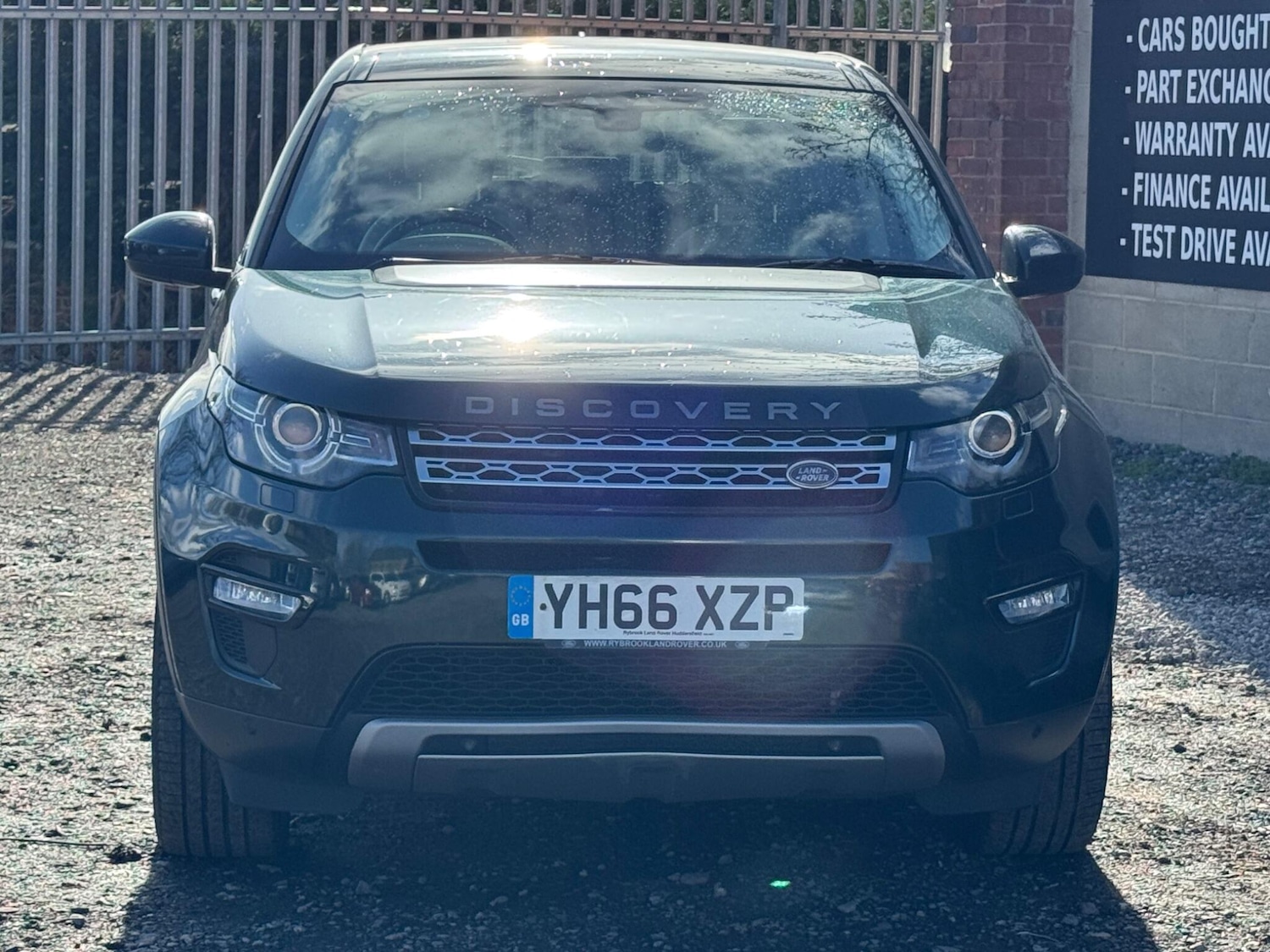 Used Land Rover Discovery Sport 2016 for sale - 78020211: Photo 2