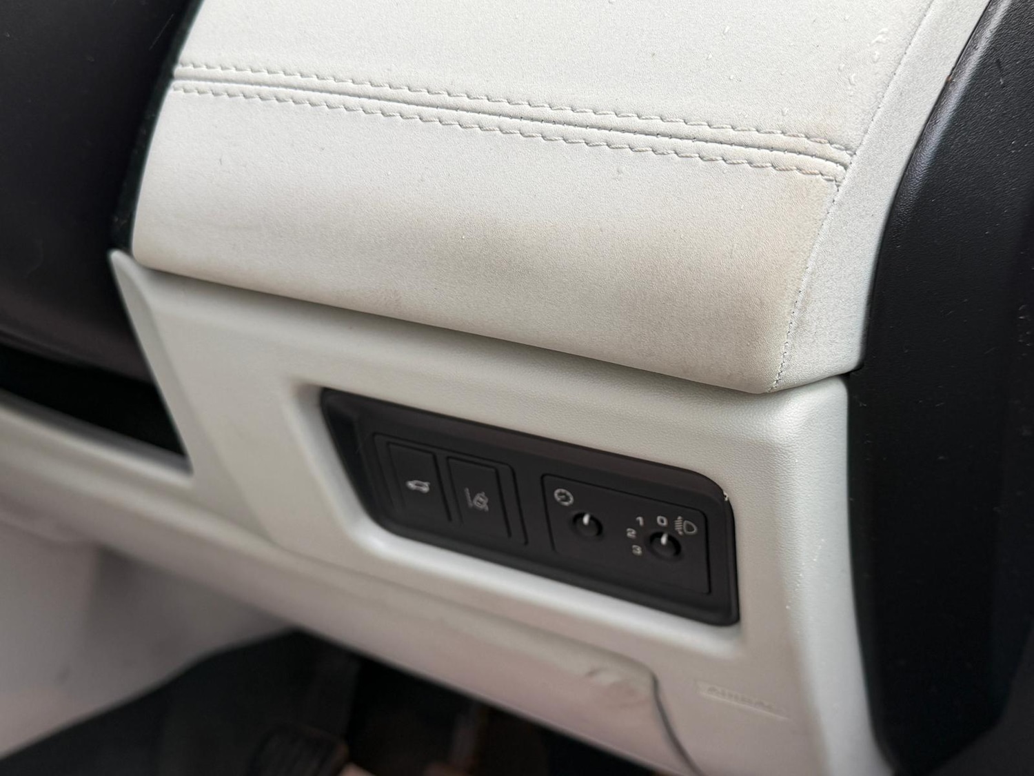 Used Land Rover Discovery Sport 2015 for sale - 76671698: Photo 24