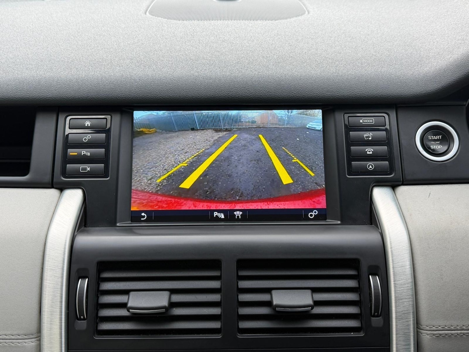 Used Land Rover Discovery Sport 2015 for sale - 76671698: Photo 25