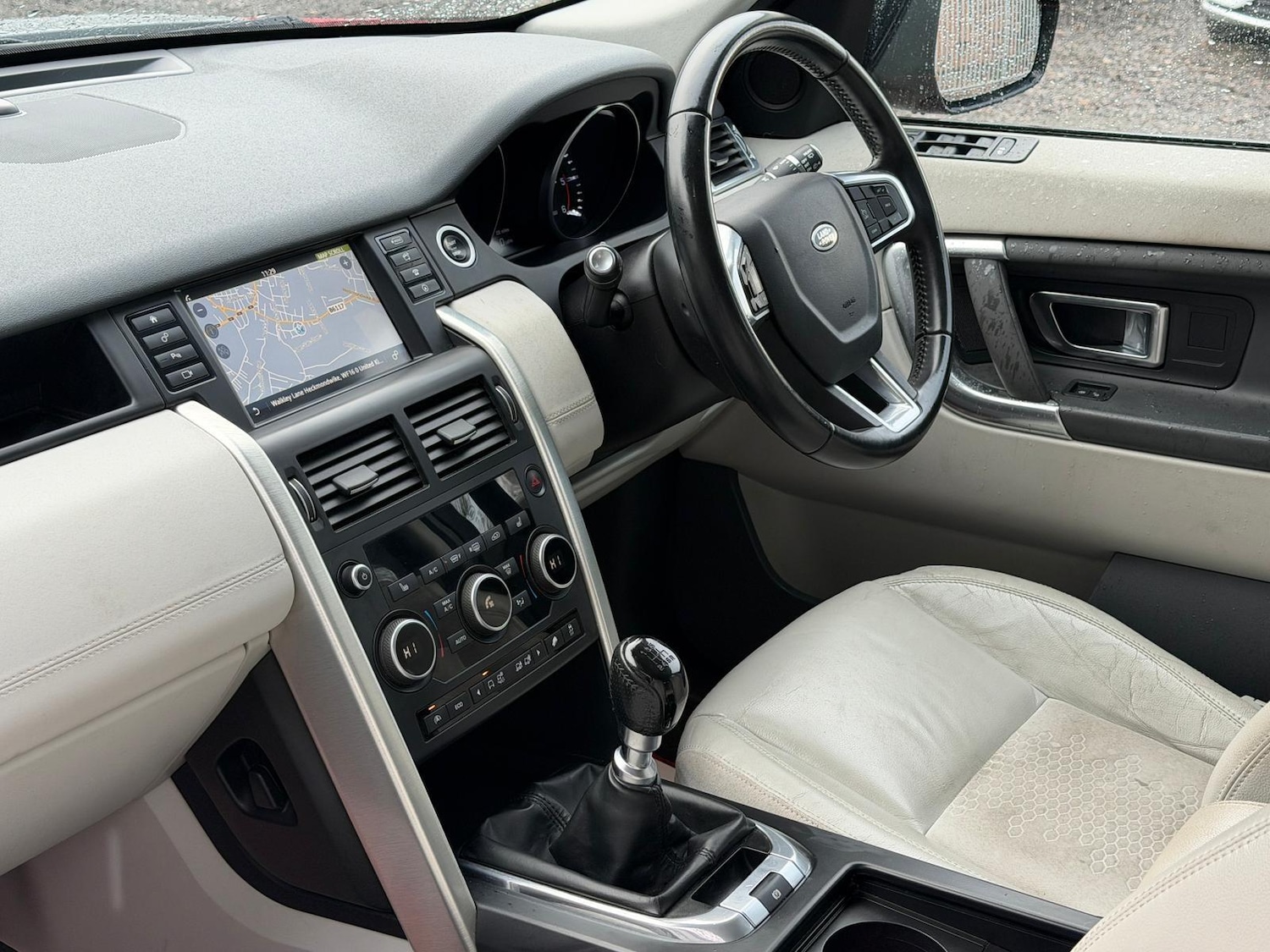 Used Land Rover Discovery Sport 2015 for sale - 76671698: Photo 6