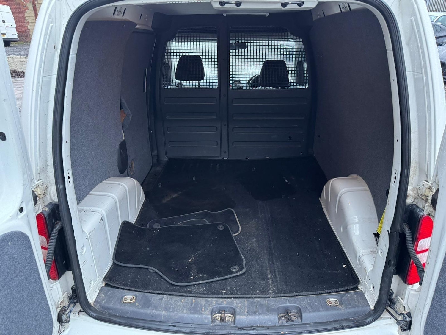 Used Volkswagen Caddy 2011 for sale - 78127687: Photo 27