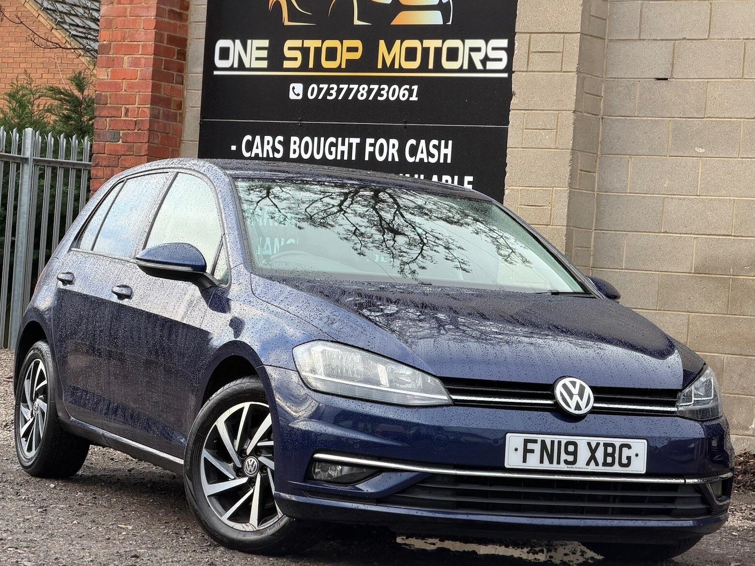 Used Volkswagen Golf 2019 for sale - 76850155: Photo 1