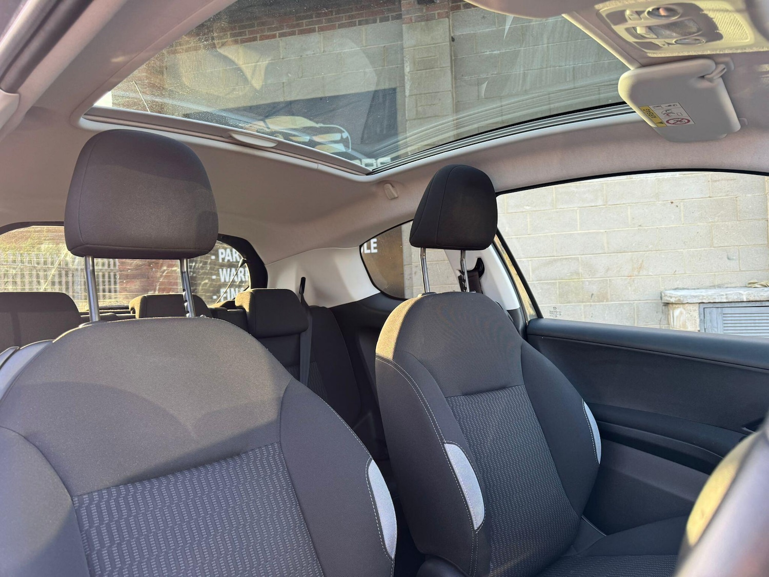 Used Peugeot 208 2015 for sale - 77657609: Photo 17