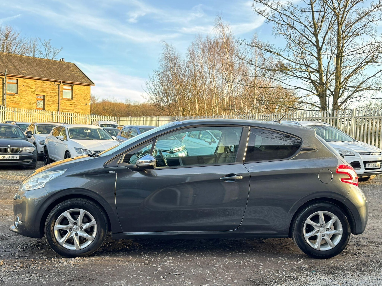 Used Peugeot 208 2015 for sale - 77657609: Photo 24