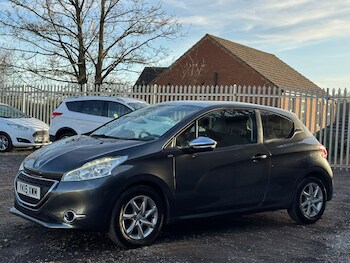 Used Peugeot 208 2015 for sale - 77657609: Photo