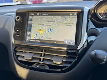 Used Peugeot 208 2015 for sale - 77657609: Photo