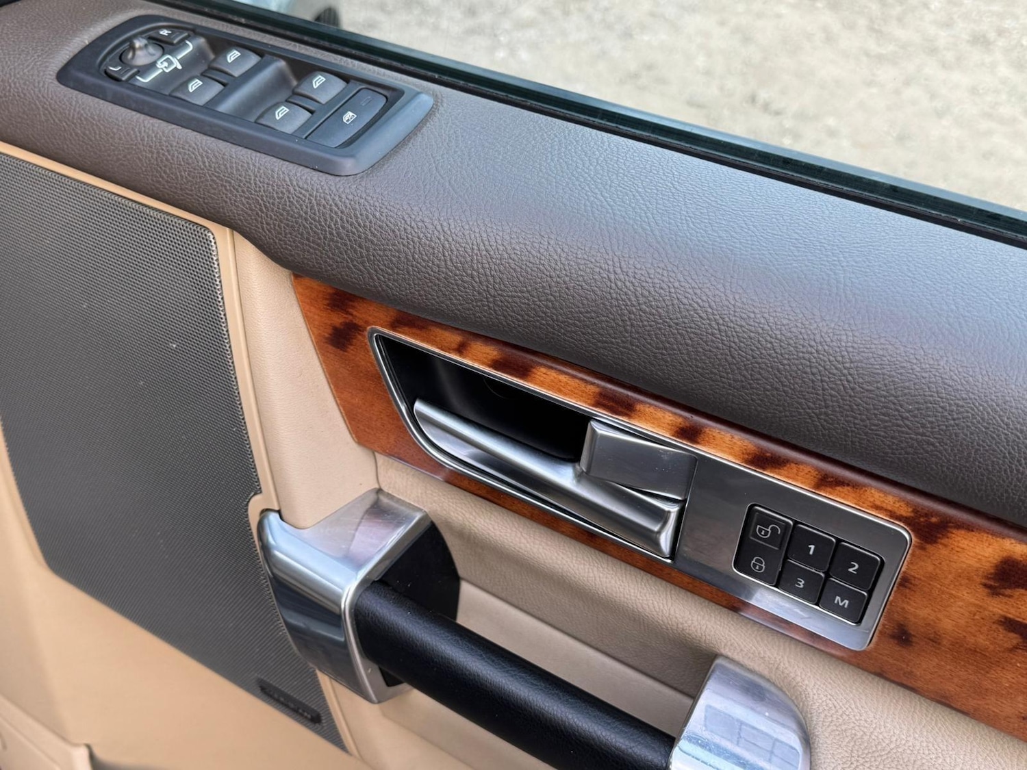 Used Land Rover Discovery 4 for sale - 77768920: Photo 11