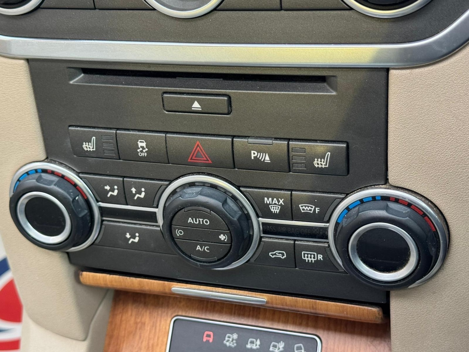 Used Land Rover Discovery 4 for sale - 77768920: Photo 16