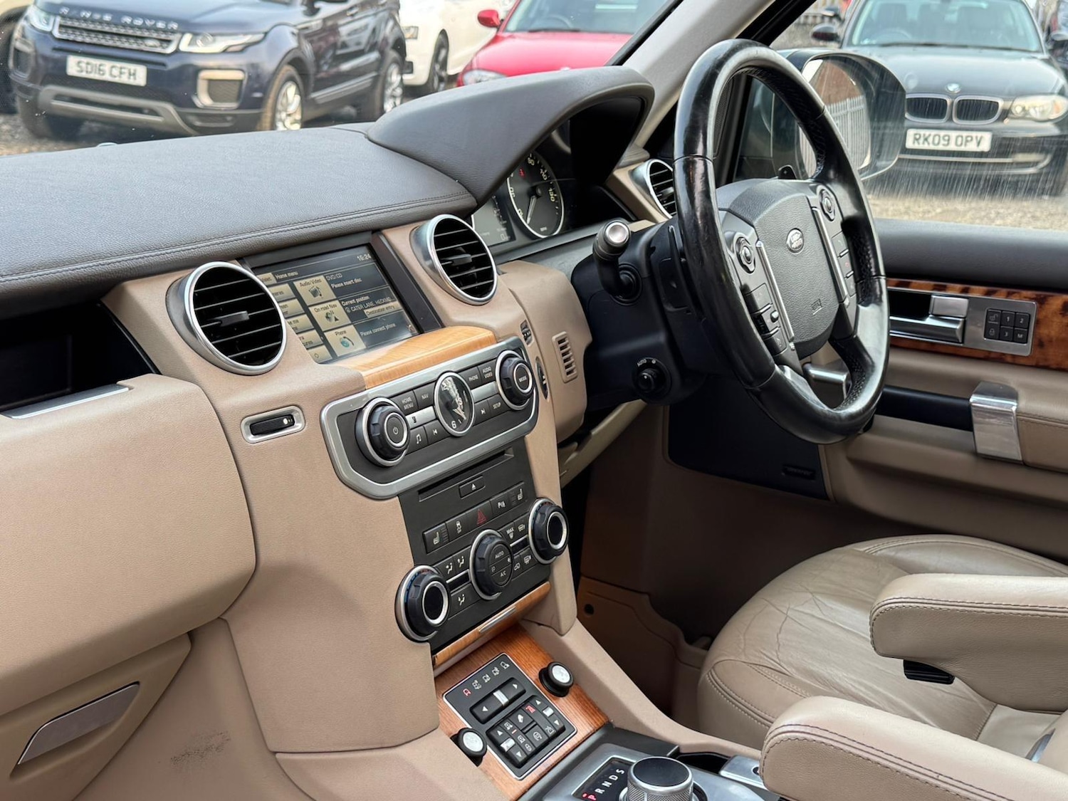 Used Land Rover Discovery 4 for sale - 77768920: Photo 25