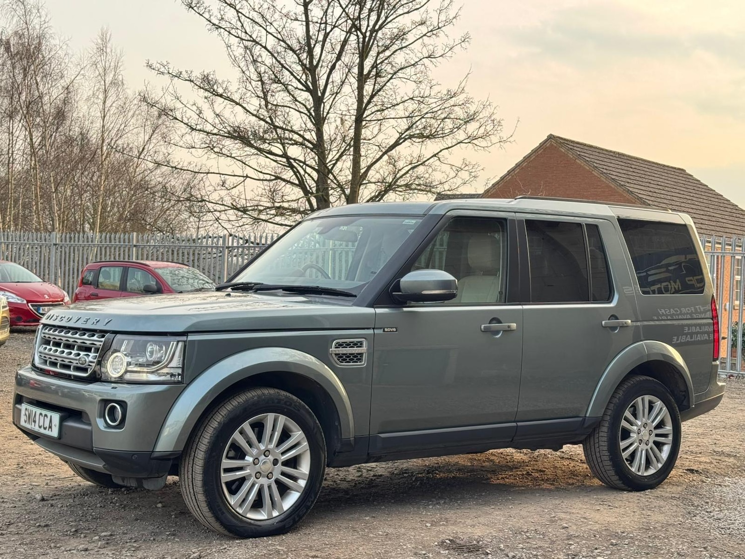 Used Land Rover Discovery 4 for sale - 77768920: Photo 3