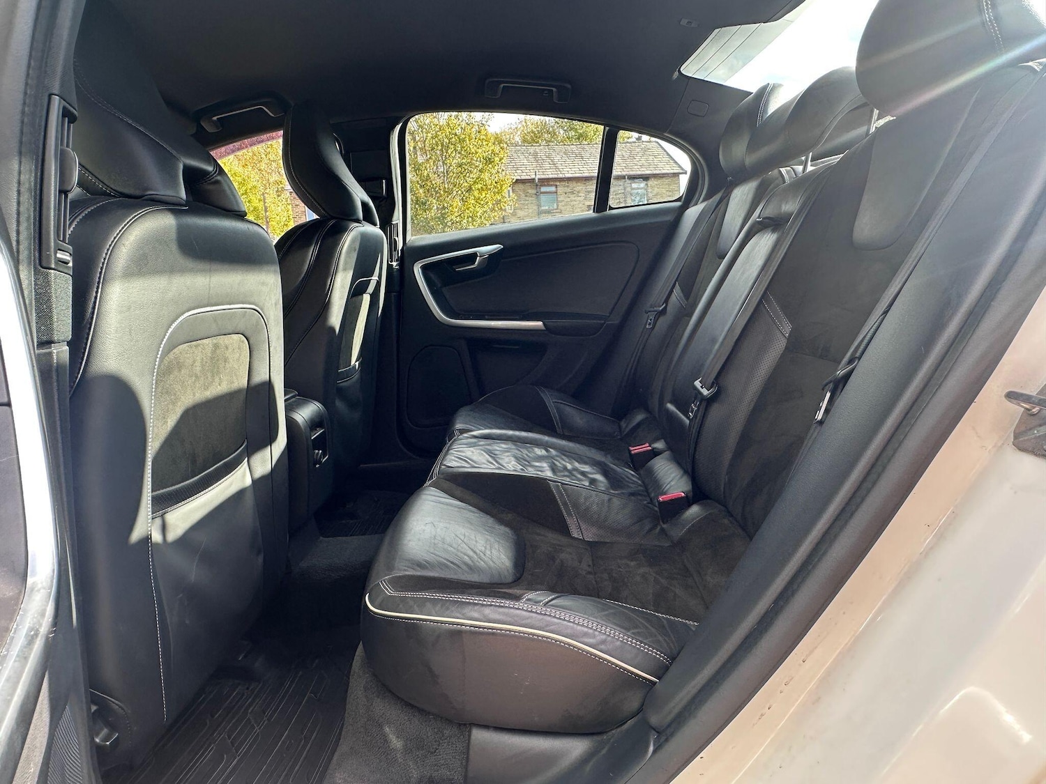 Used Volvo S60 2015 for sale - 76377708: Photo 11