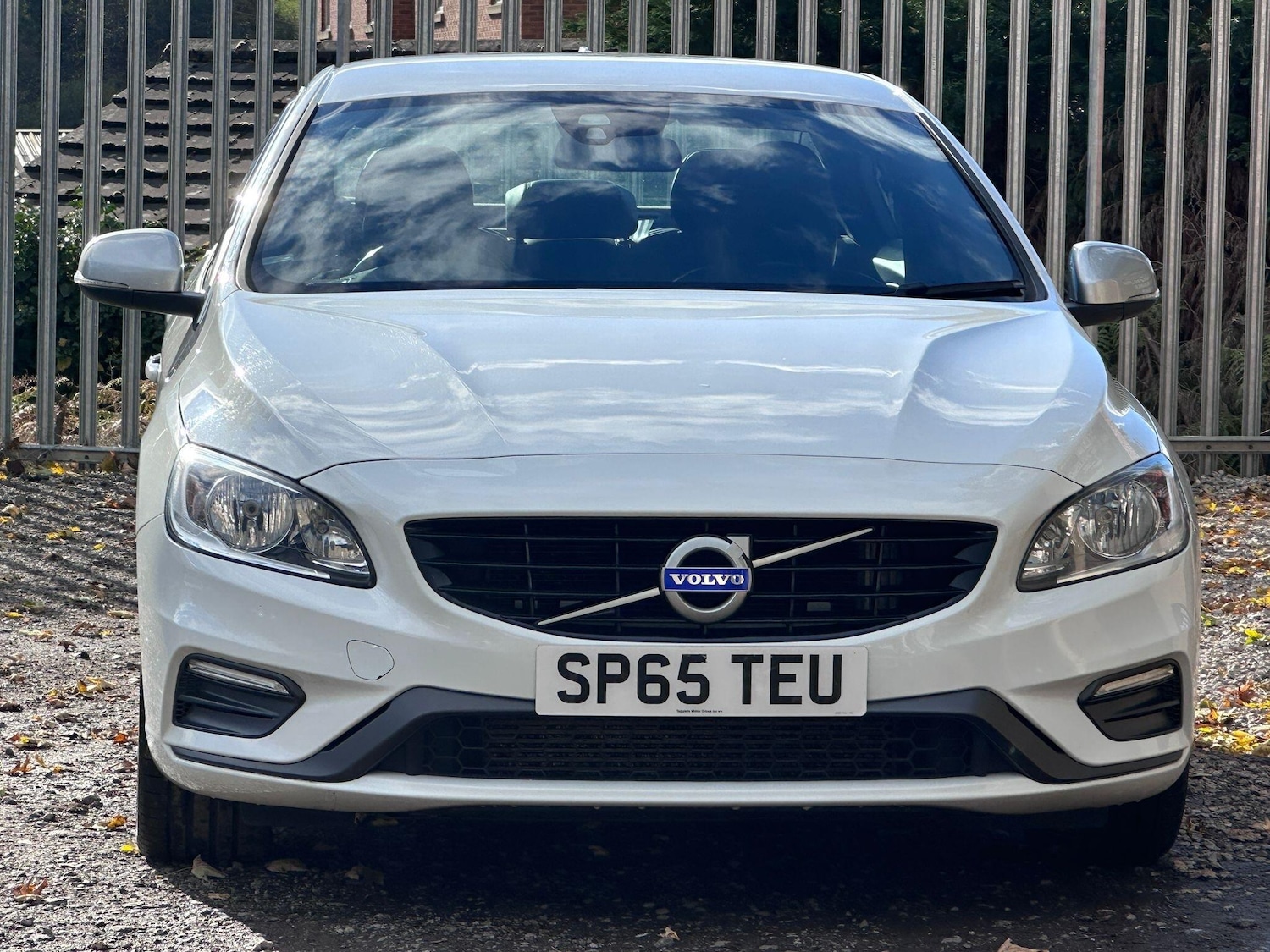 Used Volvo S60 2015 for sale - 76377708: Photo 2